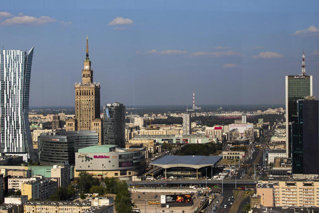 Stołeczni radni mają problem z wykonywaniem obowiązków.
