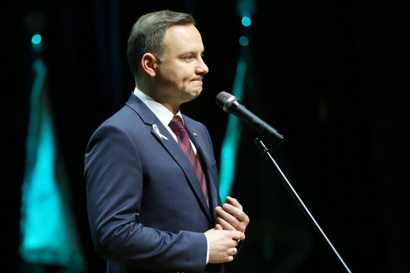 Andrzej Duda nie sprzeciwi się Jarosławowi Kaczyńskiemu. Odesłanie ustawy o zgromadzeniach publicznych to tylko zagrywka obliczona na zwiększenie popularności prezydenta.