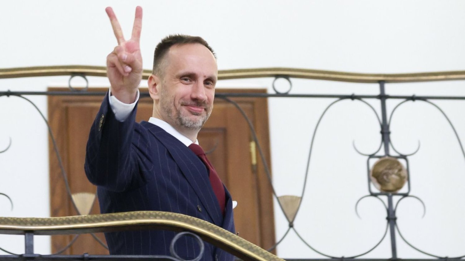 Janusz Kowalki pomylił się w rachunkach. Osiem gwiazdek zamieniło się w dziewięć.