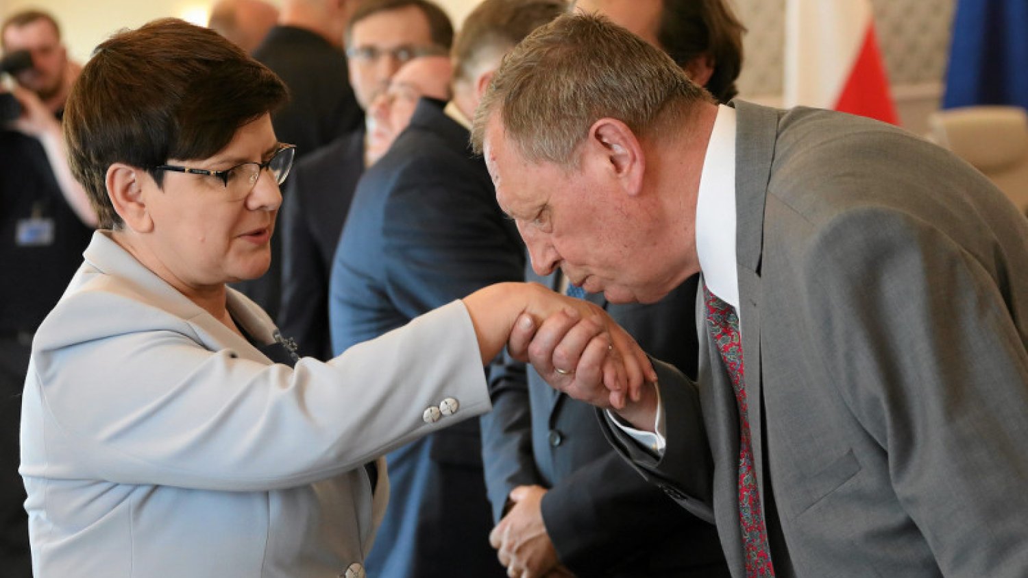 Internauci zastanawiają się, gdzie po aferze z ministrem Szyszką jest premier Szydło.