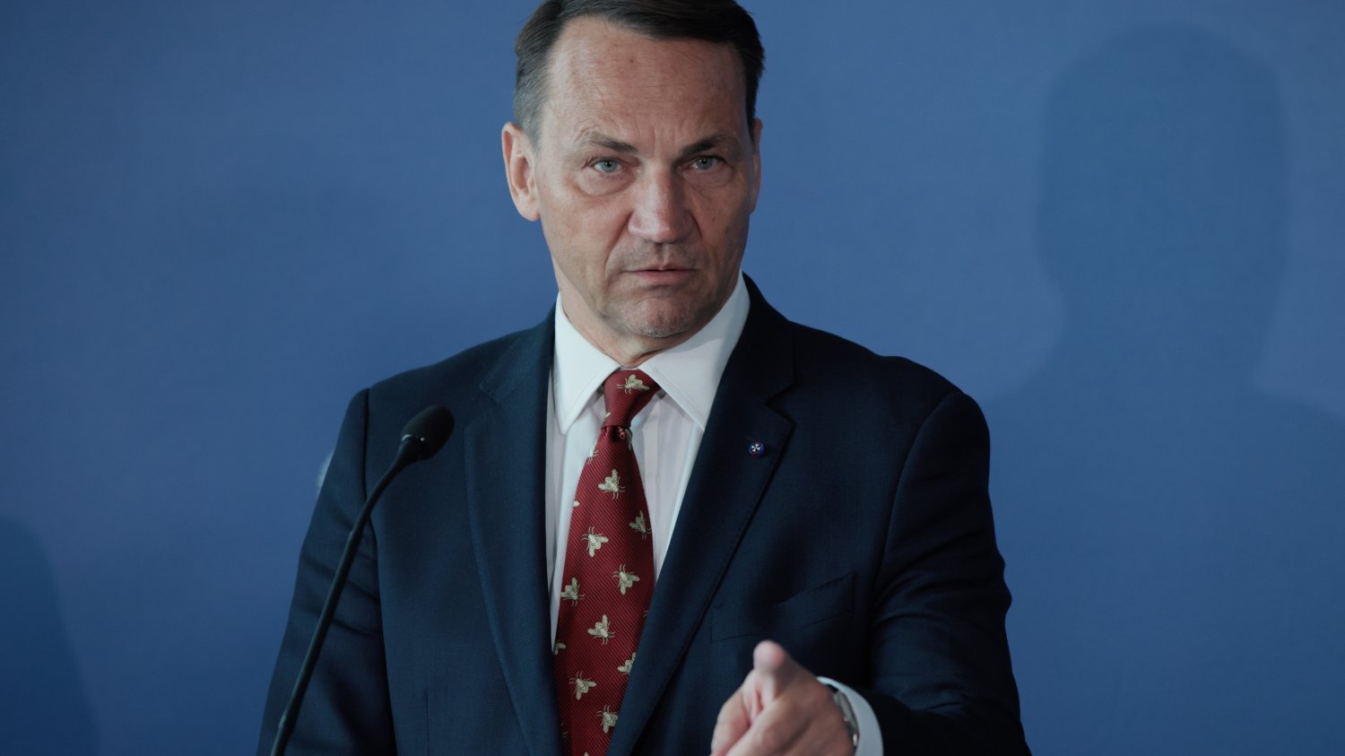 "Panowie, kompresy zimne na czoło". Sikorski mocno do ludzi Nawrockiego
