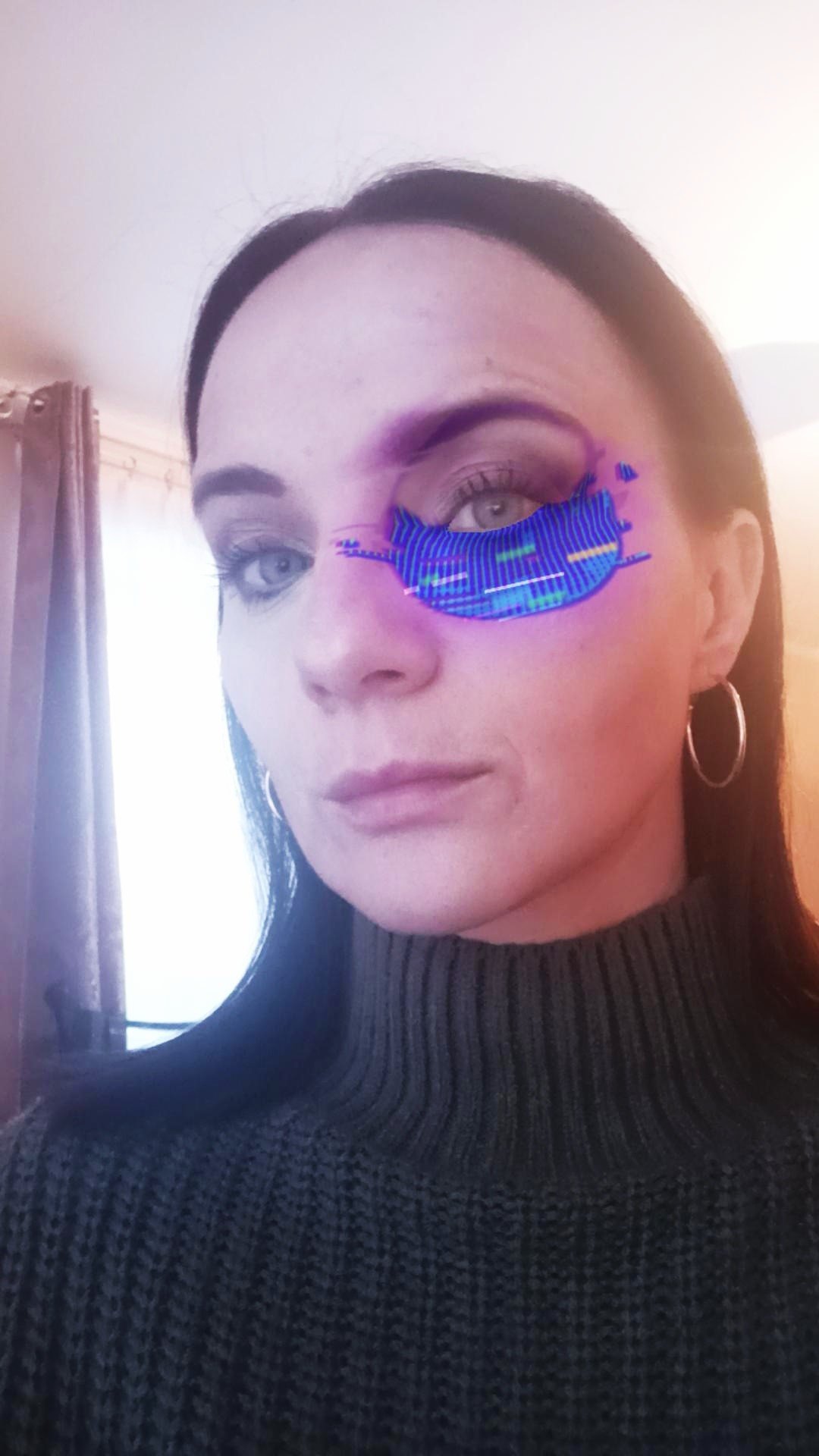 Zdjęcie zrobione z udziałem filltra AR SOS Wiosek Dziecięcych