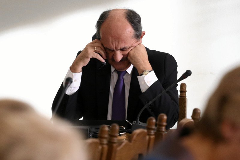 Dwie wersje zdarzeń z aferą obyczajową w PiS. Poseł i CBA zaprzeczają.