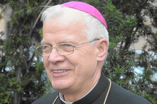 Arcybiskup Józef Michalik przekonuje, że ubóstwa nie należy utożsamiać z "dziadostwem"