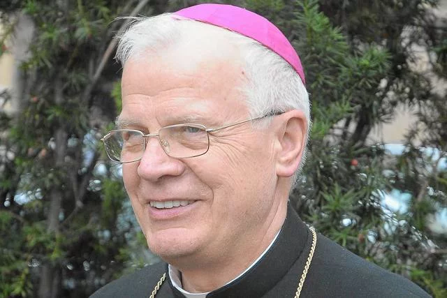 Arcybiskup Józef Michalik przekonuje, że ubóstwa nie należy utożsamiać z "dziadostwem"