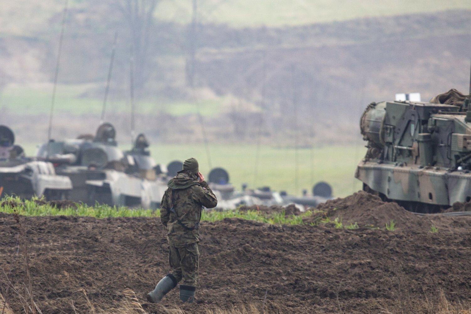 Ukraina boi się ataku ze strony Rosji. Rosjanie właśnie zaczęli na Krymie manewry.