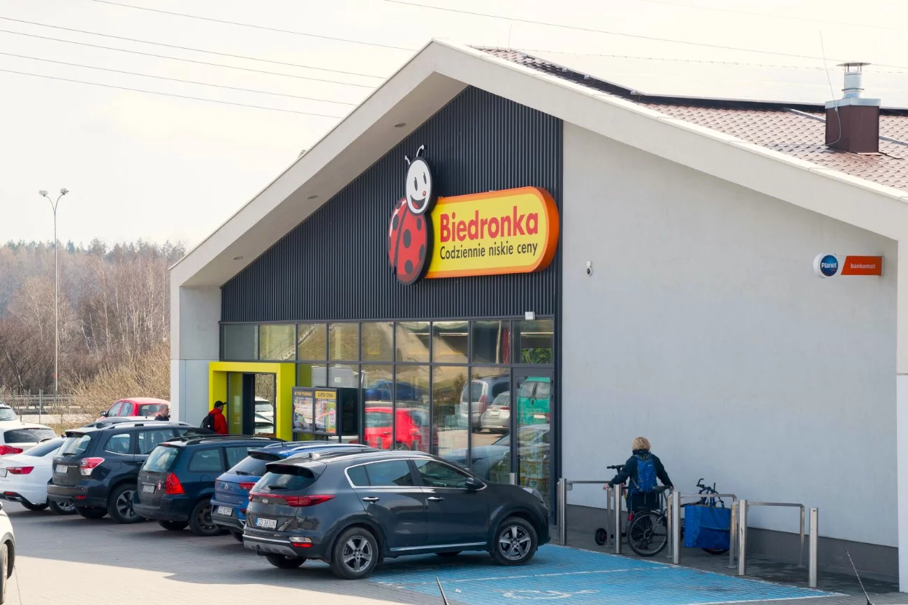 Jedna promocja na ten sam produkt, ale różne ceny. Zapytałem Biedronkę, o co tu chodzi Promocje w Biedronce mają różne ceny. Oni sprawdzili, o co z tym chodzi