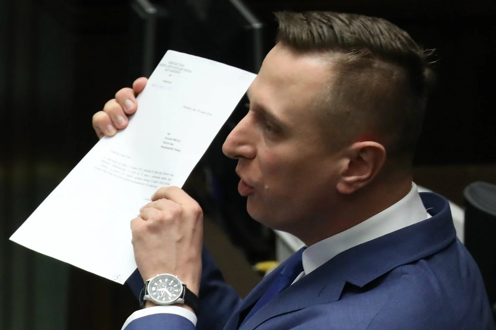 Krzysztof Brejza ujawnia nowe fakty o nagrodach przyznawanych ministrom.