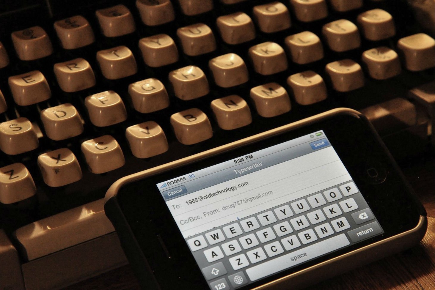 Dowiedz się jak rewolucja technologiczna wpływa na życie codzienne, społeczeństwo i biznes