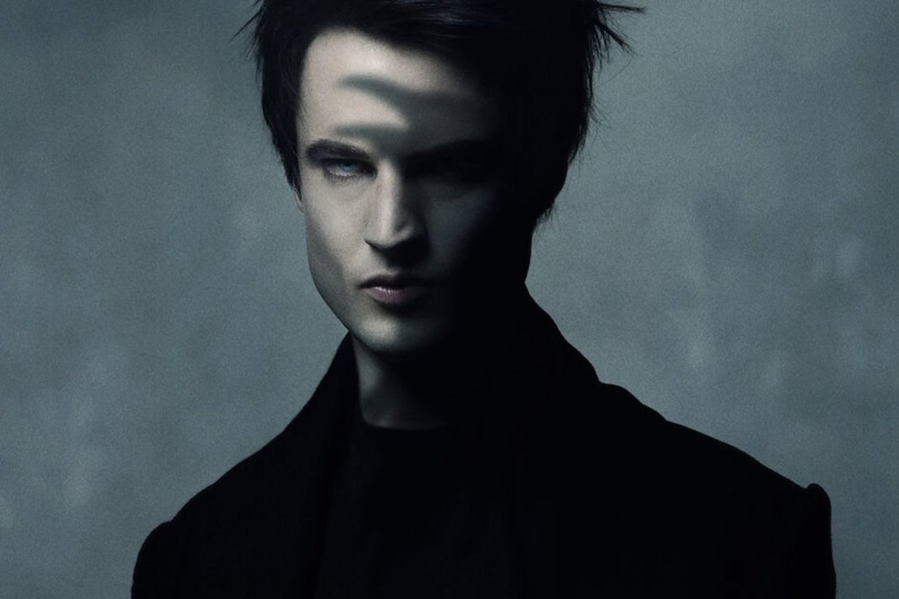 Sandman i bibliotekarz - to ich widzimy na nowym zdjęciu z serialu "Sandman".