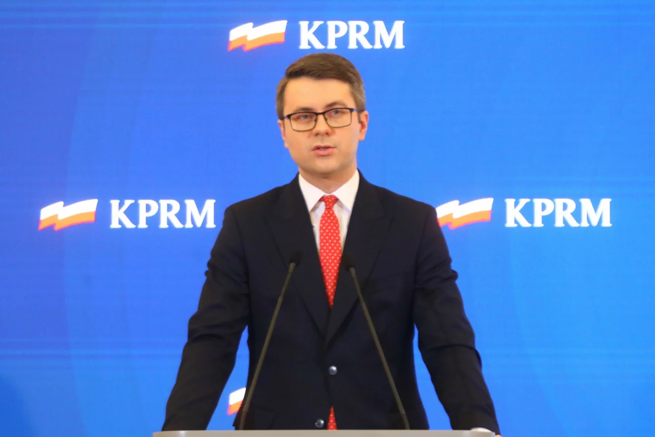Piotr Müller przekazał informacje o działaniach polskiego rządu w związku z atakiem Rosji na Ukrainę.