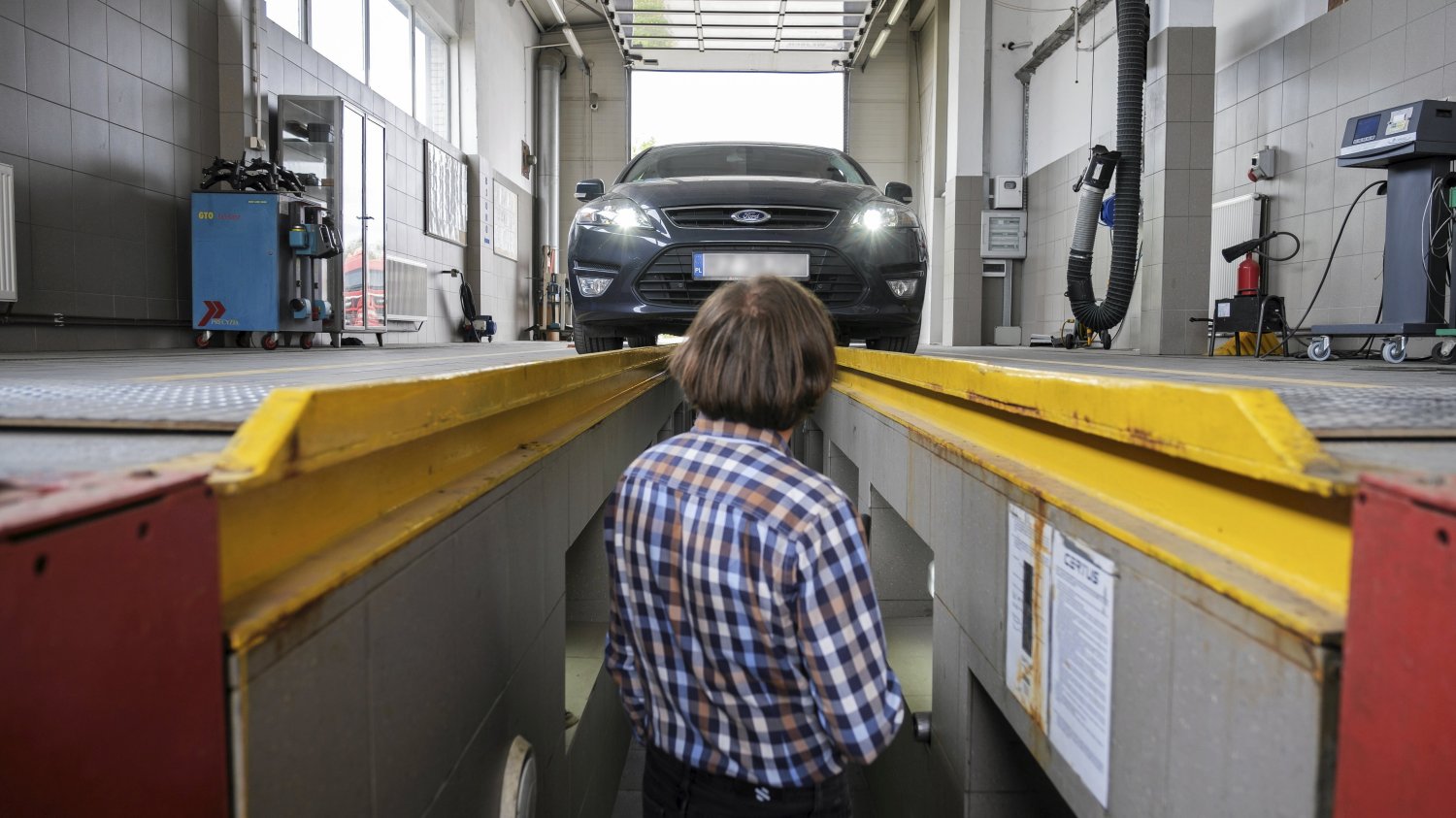 Koszt przeglądu auta w 2025. Rząd planuje podwyżki Ile kosztuje badanie techniczne pojazdu w 2025? Podwyżki cen