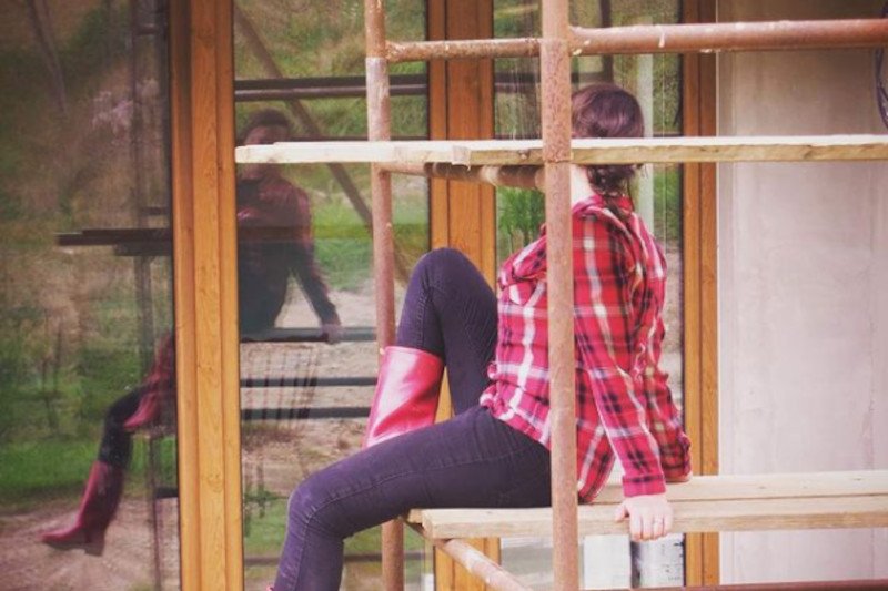 "Pokazujemy prawdę na temat budowy domu. Bez słodkich hasztagów i zachwytów. Budowa to wojna!"