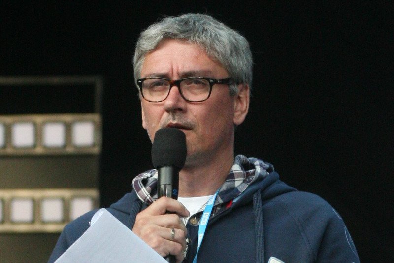 Artur Orzech odchodzi z Trójki. Wiadomo już, jakie są kulisy tego rozstania.