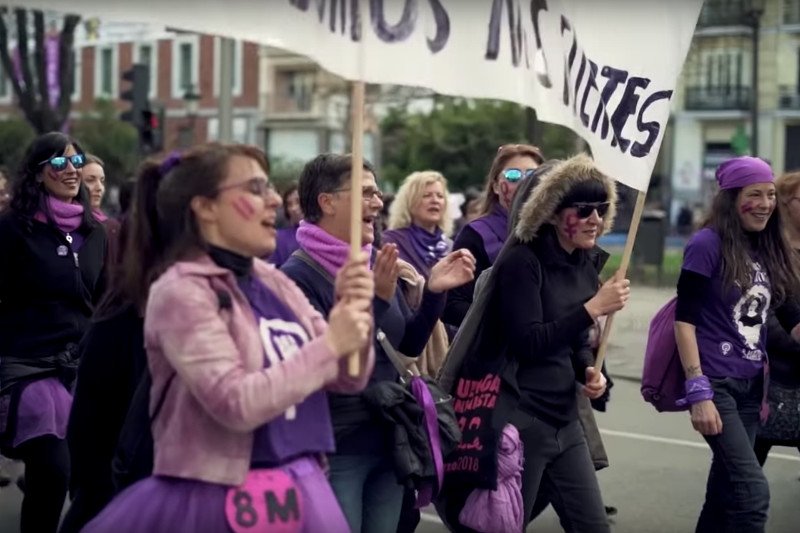 Kadr ze spotu wyborczego holenderskiej Partii Pracy Fransa Timmermansa.