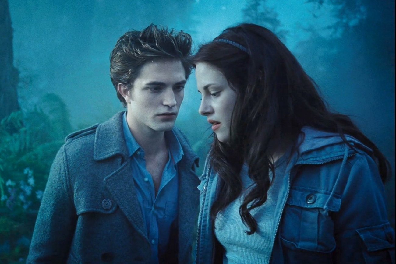 "Zmierzch" nie zasługuje na tak dużą krytykę. "Zmierzch" nie zasługuje na tak dużą krytykę.