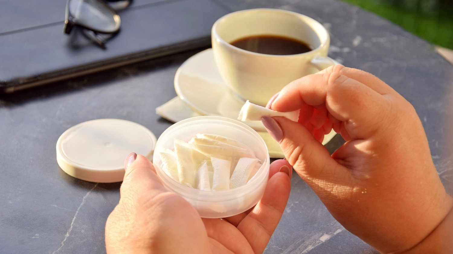 Więzienie za woreczek pod wargą? Francuski absurd nikotynowy uderza w fundamenty Unii