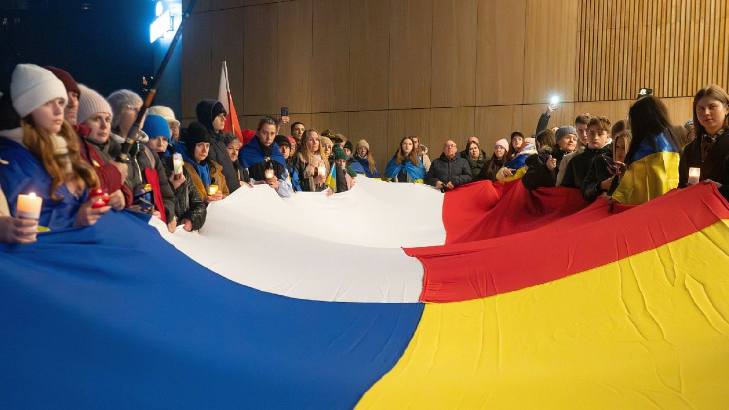 Proukraińskie demonstracje i wiece ciągle się odbywają, ale ich liczebność słabnie, podobnie jak sympatia do Ukraińców. Proukraińskie demonstracje i wiece ciągle się odbywają, ale ich liczebność słabnie, podobnie jak sympatia do Ukraińców.