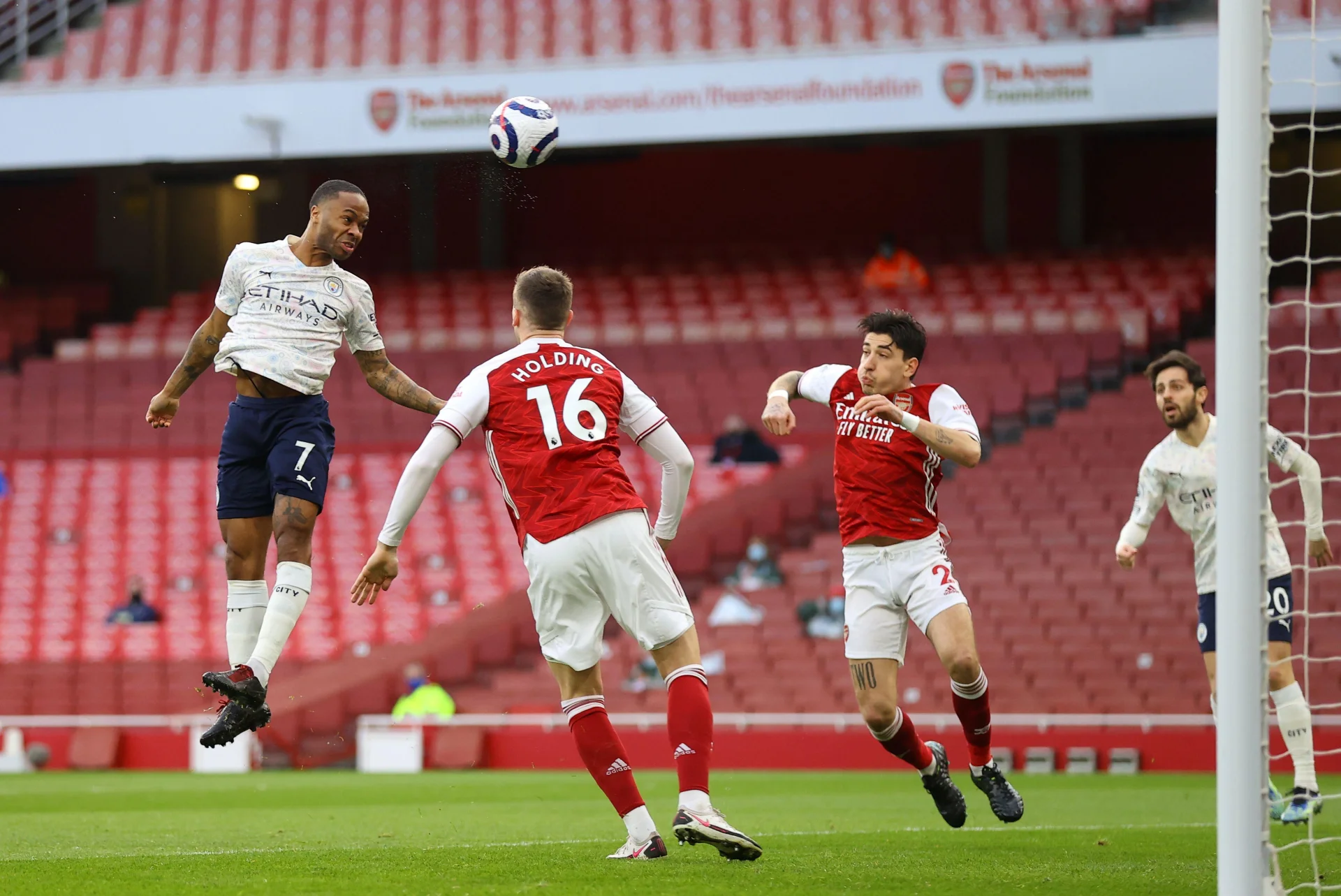 Manchester City pokonał Arsenal w Londynie po golu Raheema Sterlinga