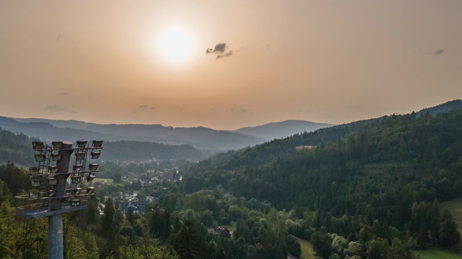 Nad Polskę znów nadciąga pył z Sahary. Przyniesie gwałtowną zmianę temperatur.