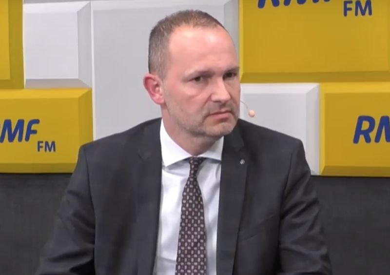 Krzysztof Hetman wyłożył się na pytaniu w RMF FM. Chodziło o hasło Koalicji Europejskiej.