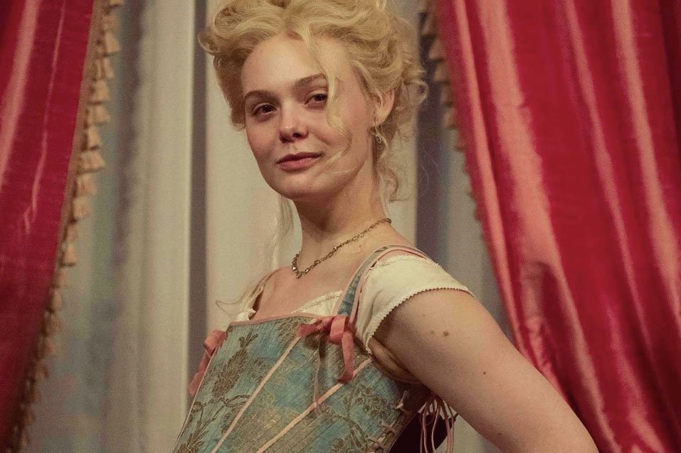 Elle Fanning zapowiedziała 2. sezon serialu "Wielka" wstawiając na Instagrama zdjęcię w ciąży. Caryca Katarzyna powraca!