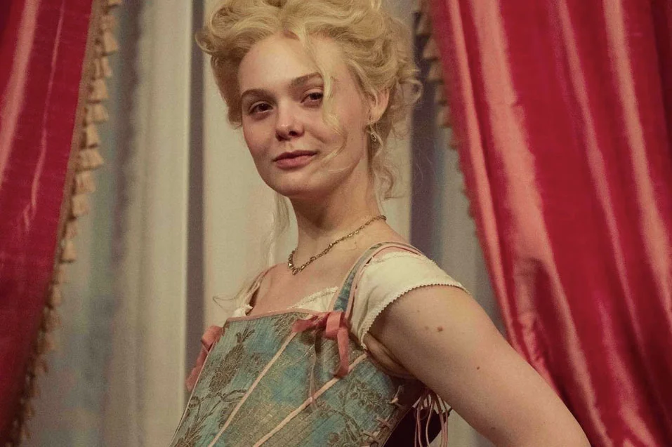 Elle Fanning zapowiedziała 2. sezon serialu "Wielka" wstawiając na Instagrama zdjęcię w ciąży. Caryca Katarzyna powraca!
