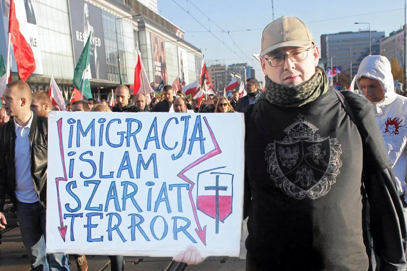 Nienawiść do uchodźców była jedną z największych sił, które pchnęły PiS do zwycięstwa. Teraz będzie to jednak wielki kłopot...