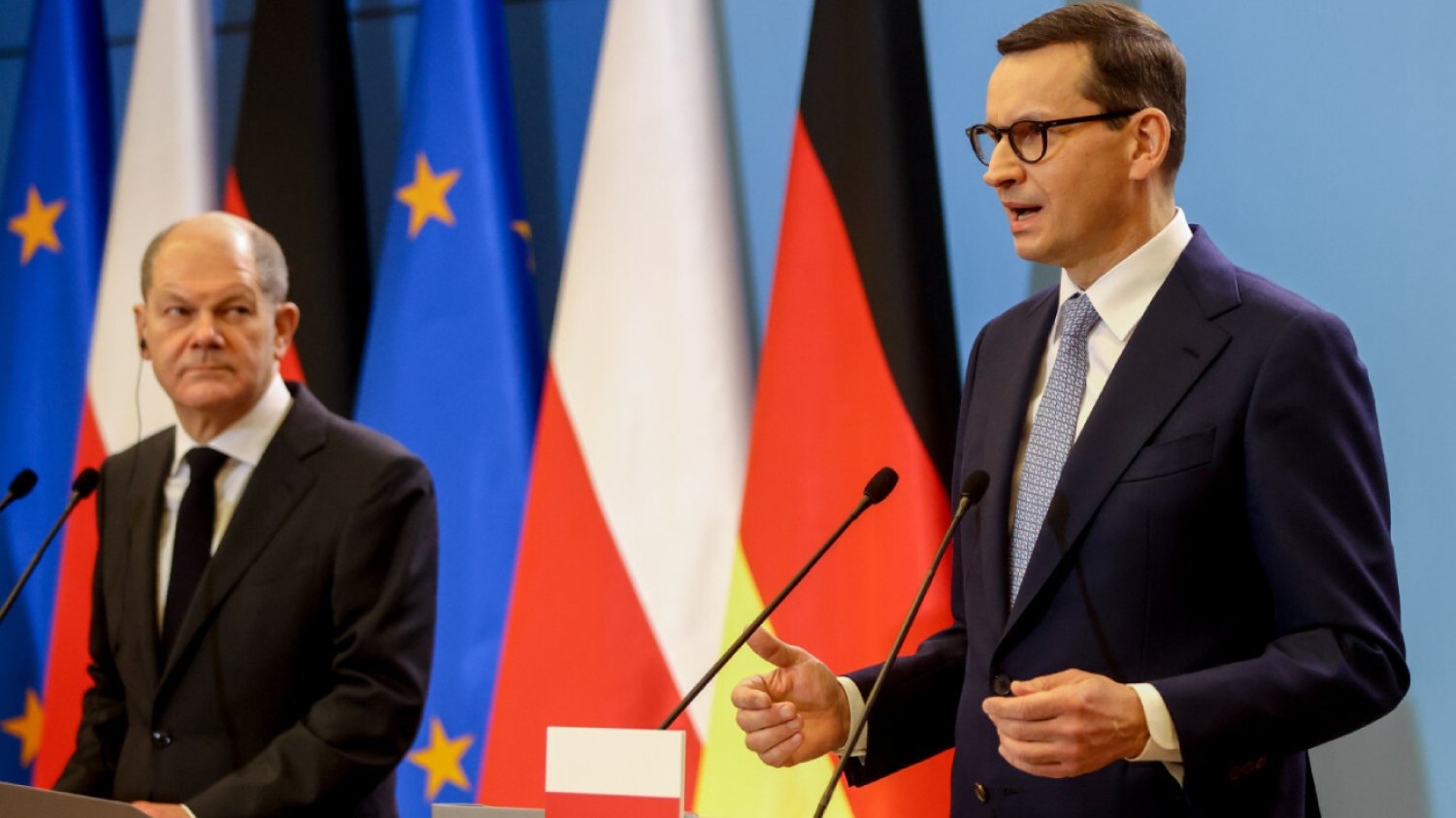 Niemieckie media publiczne zainteresowały się problemem wysokiej inflacji w Polsce. Kanclerz Niemiec Olaf Scholz i premier Polski Mateusz Morawiecki.