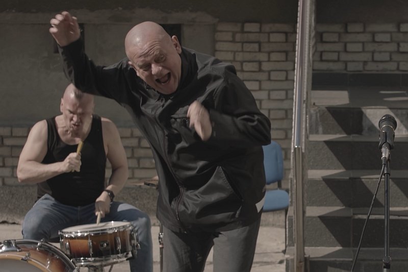 O ocenzurowaniu piosenki Kazika "Twój ból jest lepszy niż mój" informują już media w Niemczech, Holandii i USA.