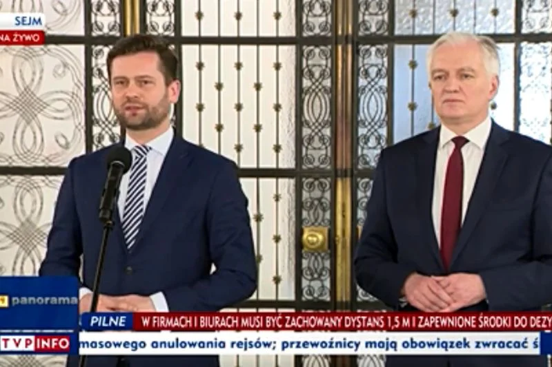 Kamil Bortniczuk z Porozumienia zrezygnował z funkcji wiceministra w resorcie funduszy i polityki regionalnej. Kamil Bortniczuk i Jarosław Gowin z Porozumienia