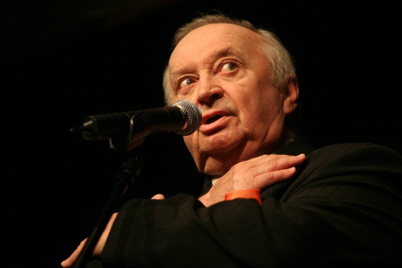 Bohdan Łazuka znów trafił do szpitala, gdzie czeka go kolejna operacja biodra.