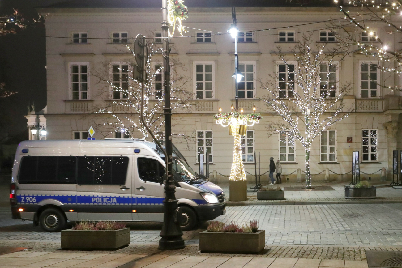 Policja zabrała głos po zatrzymaniu skazanych polityków PiS. "Osoby zostały zatrzymane"