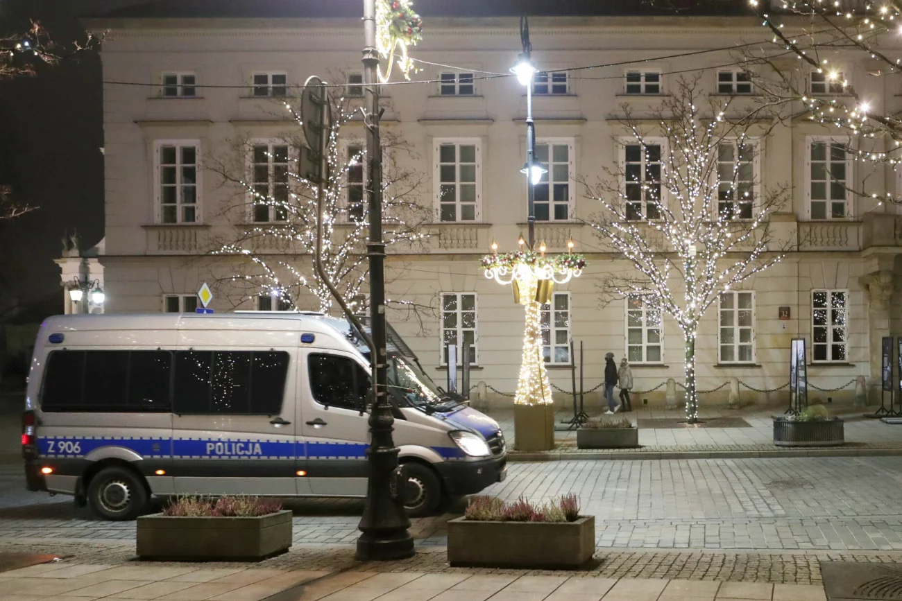 Policja zabrała głos po zatrzymaniu skazanych polityków PiS. "Osoby zostały zatrzymane"