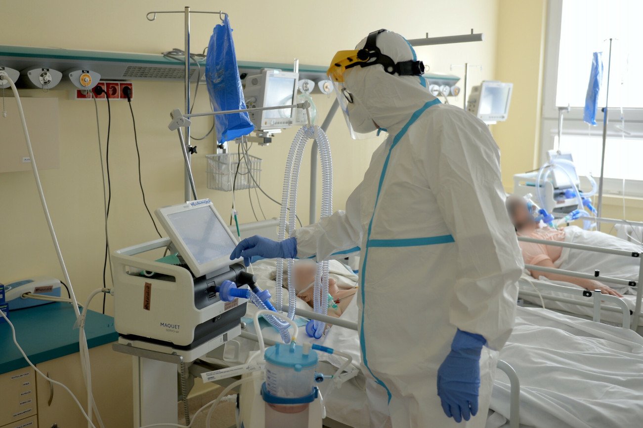 Ile zakażeń koronawirusem w czwartek 14 października? Jest nowy raport MZ.