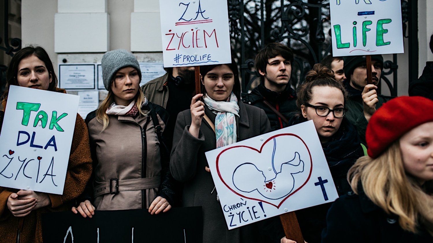 Warszawa, biały protest "Studenci są za życiem", odpowiedź na Czarny Piątek.