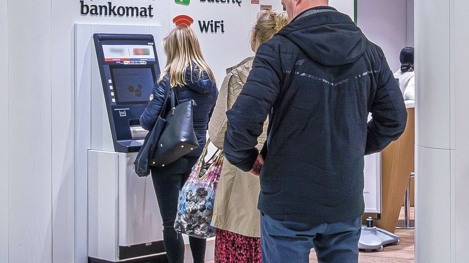 Tak, światu grozi kryzys. Ale nie znaczy to, że trzeba wyciągać oszczędności z banków Tak, światu grozi kryzys. Ale nie znaczy to, że trzeba wyciągać oszczędności z banków