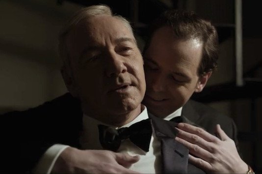 Coraz więcej osób oskarża Kevina Spaceya o molestowanie seksualne. Do tego grona dołączyła ekipa filmowa serialu "House of Cards".