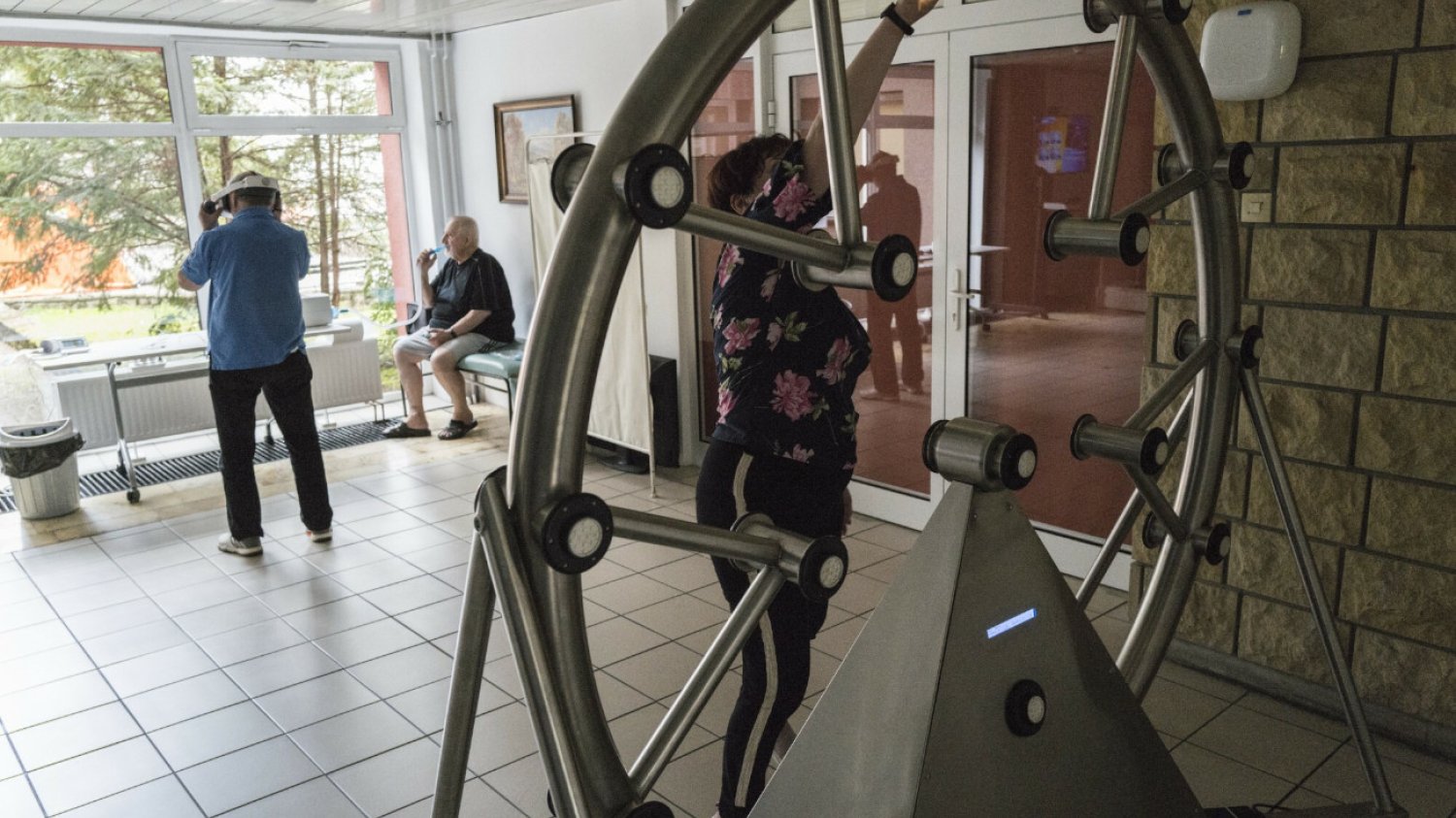 Pacjenci z powikłaniami po COVID-19 nagle zostali odcięci od specjalnej kompleksowej rehabilitacji.
