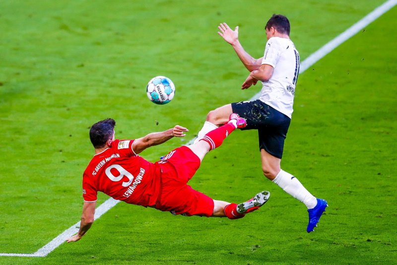 W ten sposób Robert Lewandowski strzelił jedną z 40. bramek w sezonie 2020/2021