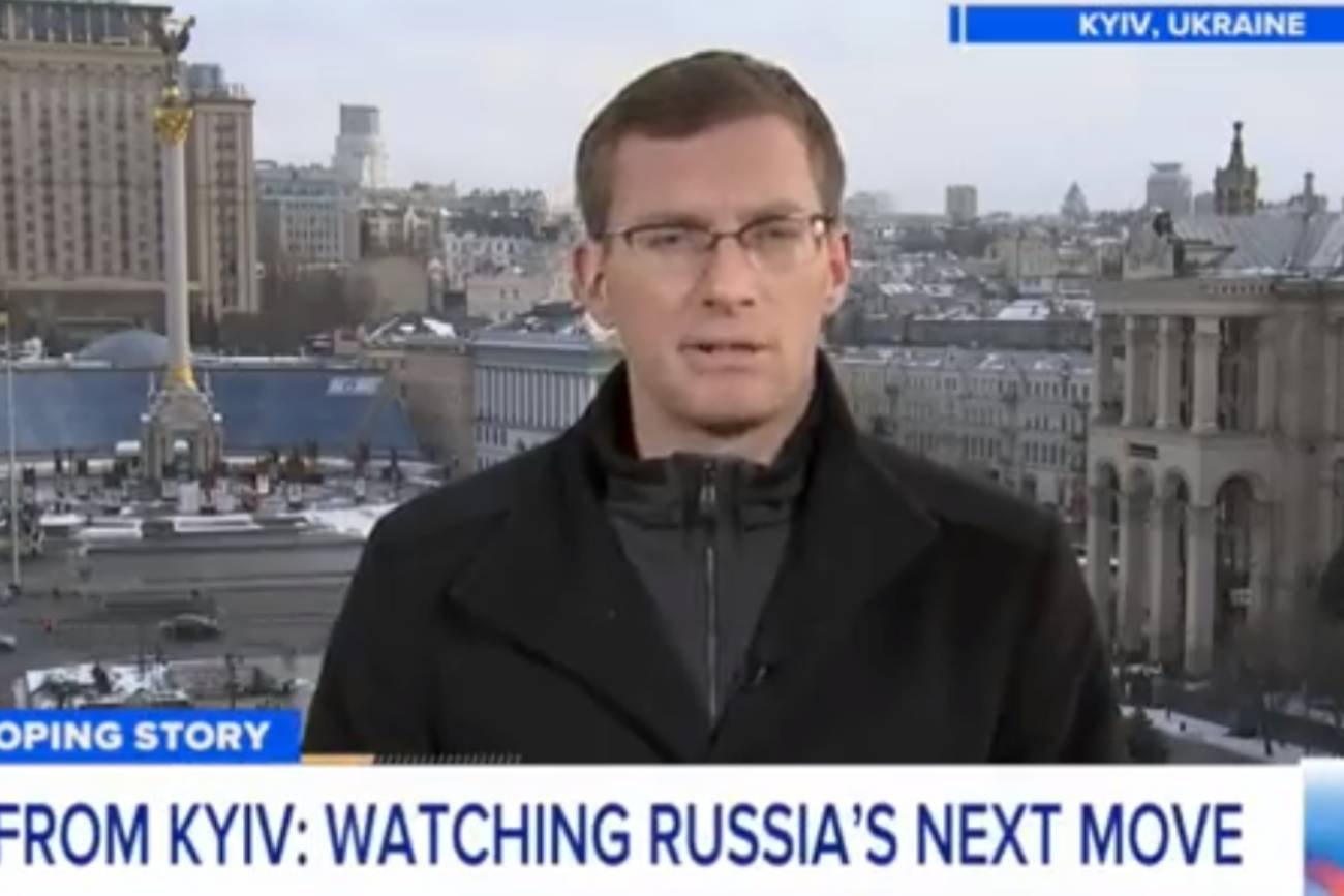 Dziennikarz z Kijowa nadaje w 6 językach. Stał się hitem internetu