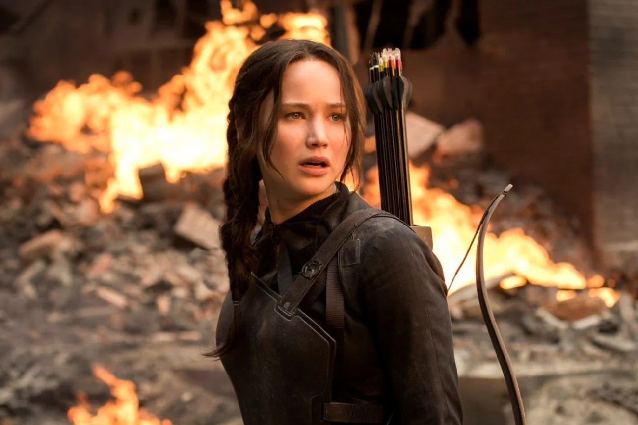 Internauci porównują konflikt izraelsko-palestyński do "Igrzysk śmierci". Jennifer Lawrence w filmie "Igrzyska śmierci: Kosogłos".