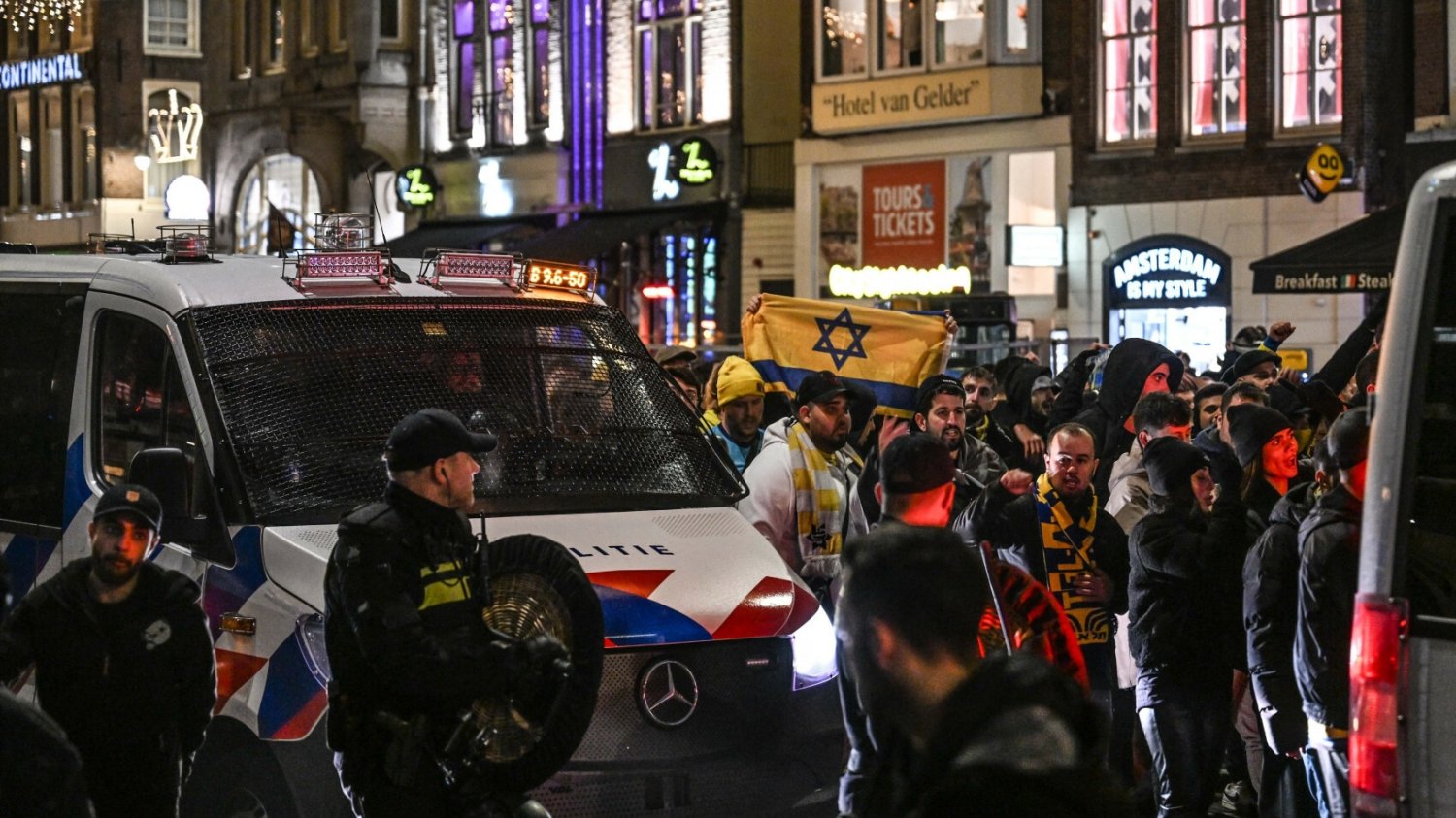 Izraelczycy zaatakowani w Amsterdamie. Media piszą o "pogromie" Żydów.