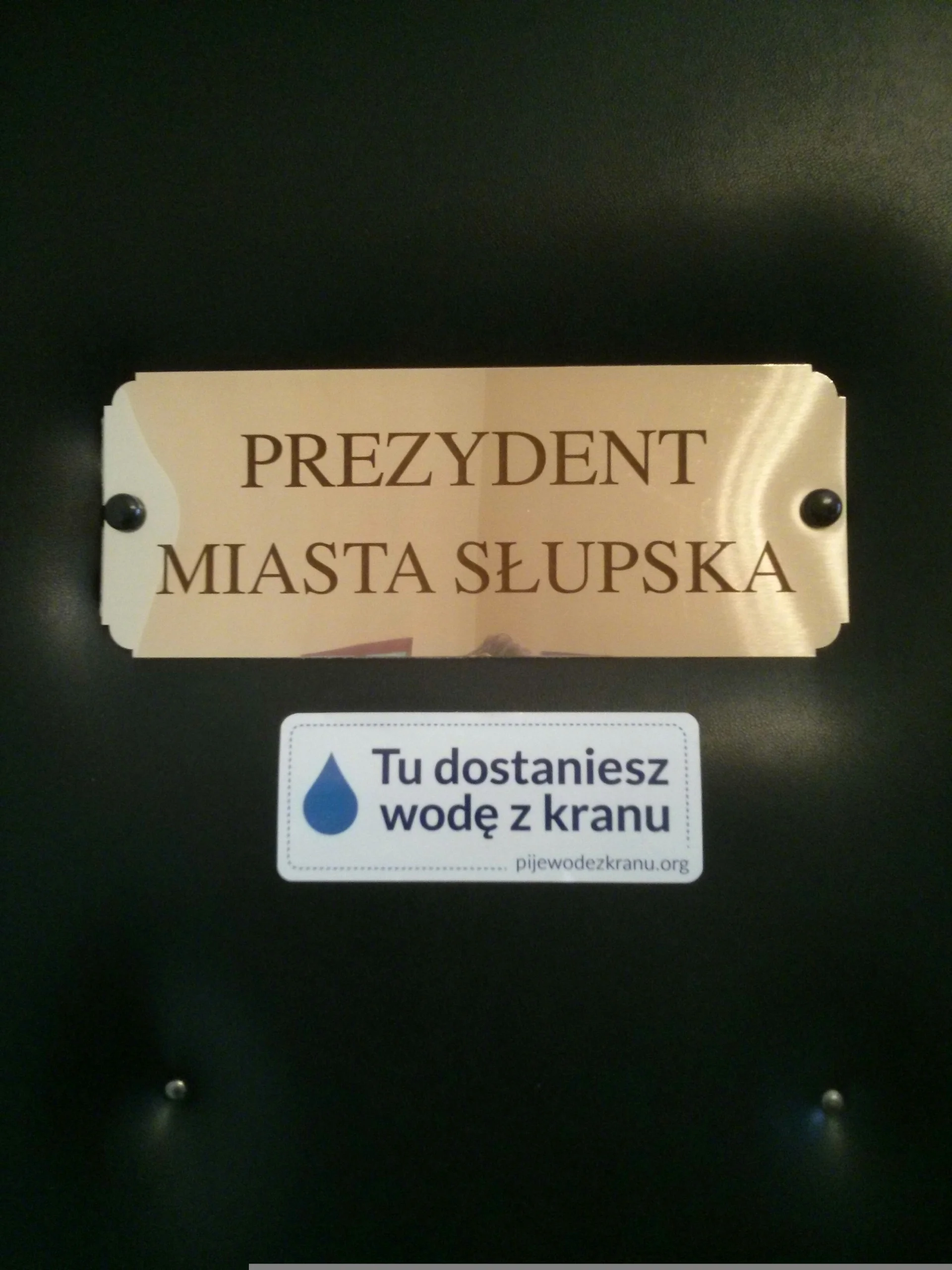 Woda tylko z kranu.