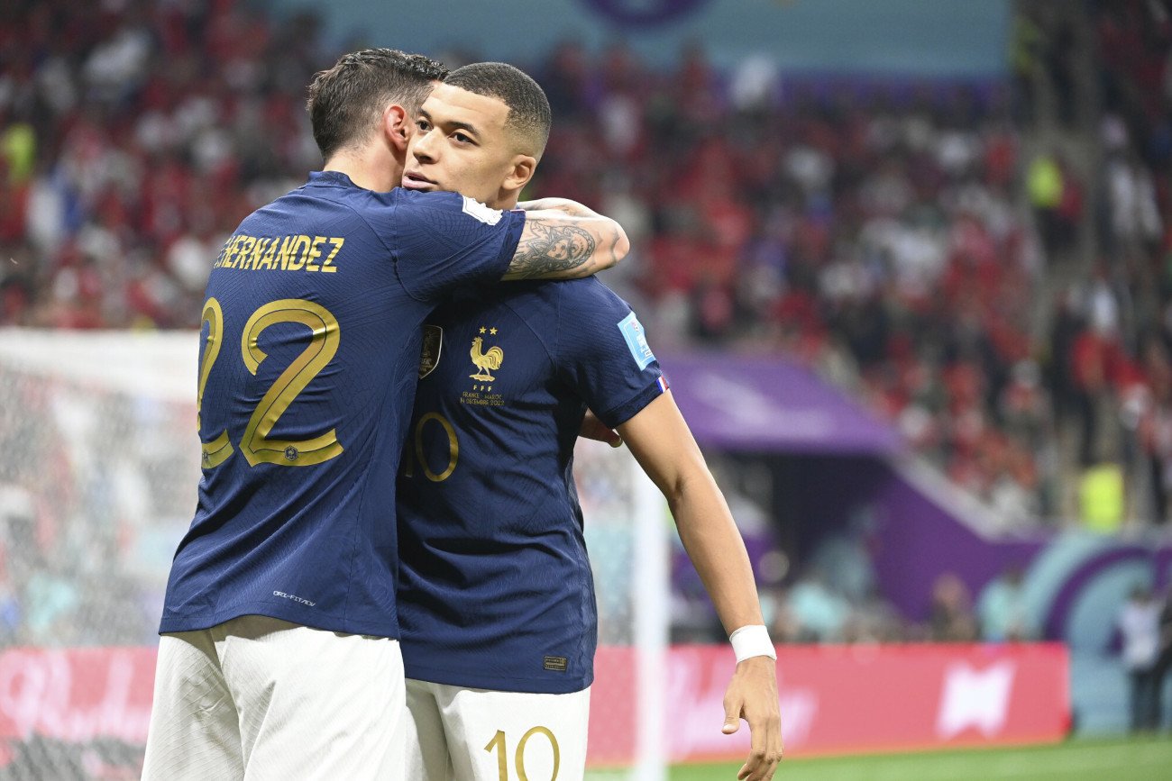 Kylian Mbappe i jego koledzy całą premię za sukces na mundialu w Katarze przeznaczą na cele charytatywne.