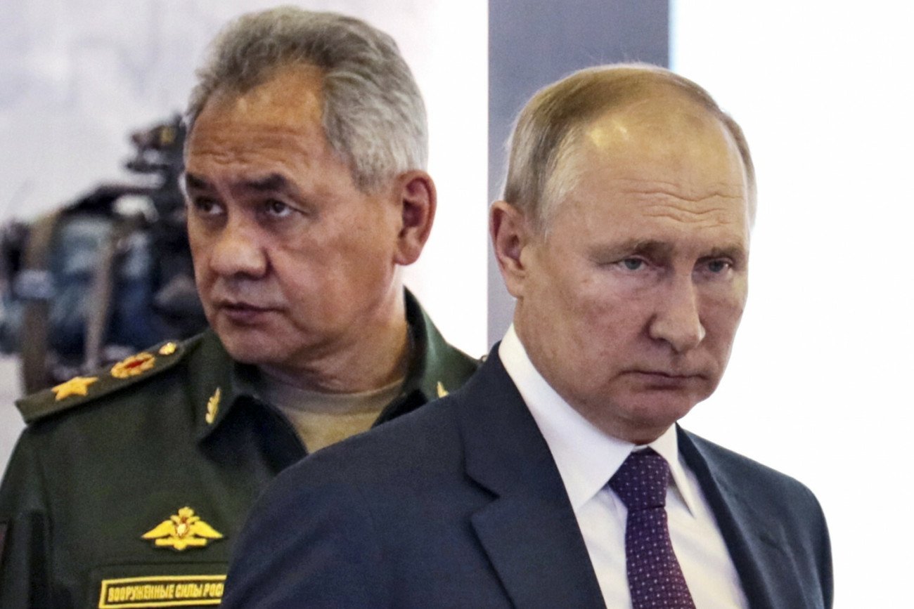 Tylko prezydent Władimir Putin i minister obrony Siergiej Szojgu mają nadal popierać wojnę w Ukrainie.