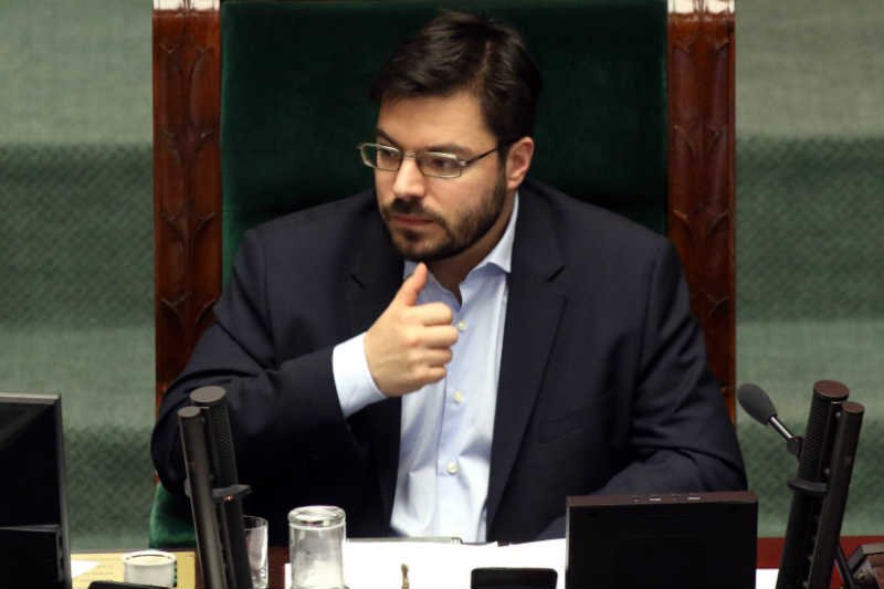 Stanisław Tyszka nie jest już szefem Zespołu ds. pomocy socjalnej – wszystkie partie zawiązały koalicję, by usunąć go ze stanowiska.