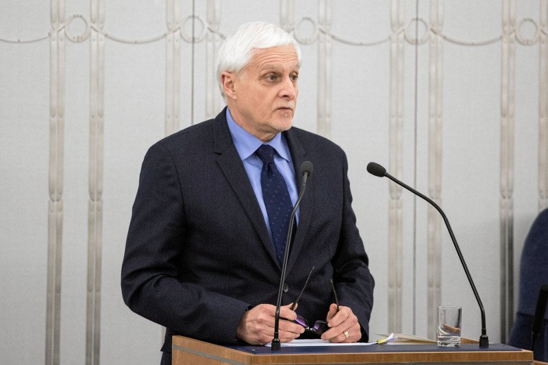 Dariusz Zawistowski zrezygnował z funkcji szefa Krajowej Rady Sądownictwa – poinformowała Krystyna Pawłowicz.  Odejście ma być protestem przeciwko reformie KRS.