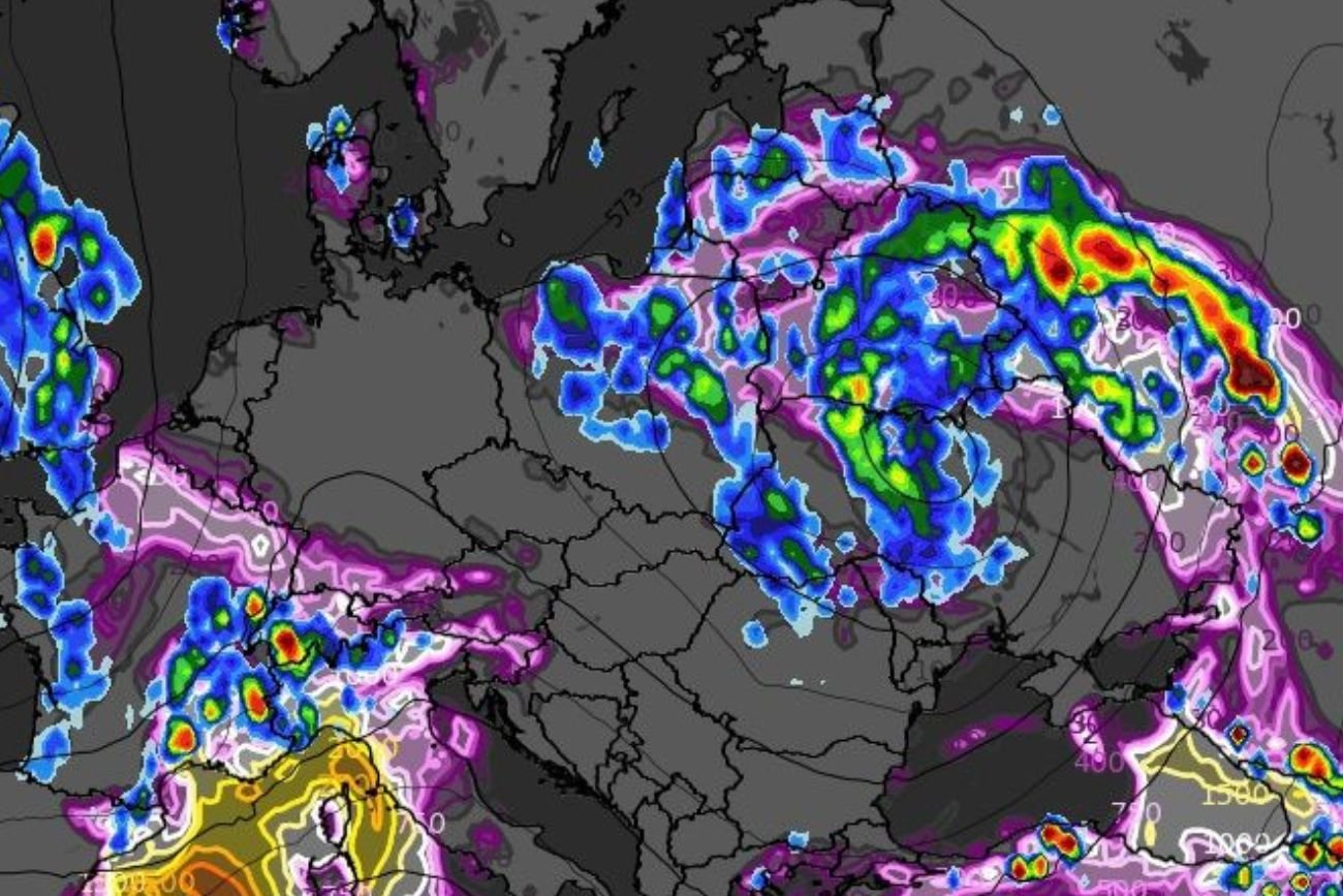 Pogoda podzieli Polskę. W jeden dzień spadnie tyle wody, co przez pół miesiąca