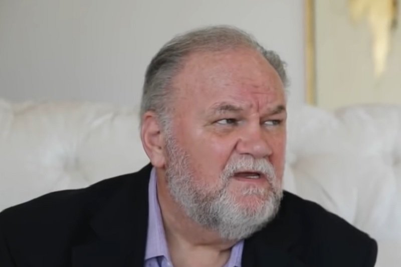 Thomas Markle zarzuca Meghan i Harry'emu, że ich decyzja jest podejmowana wyłącznie dla pieniędzy.
